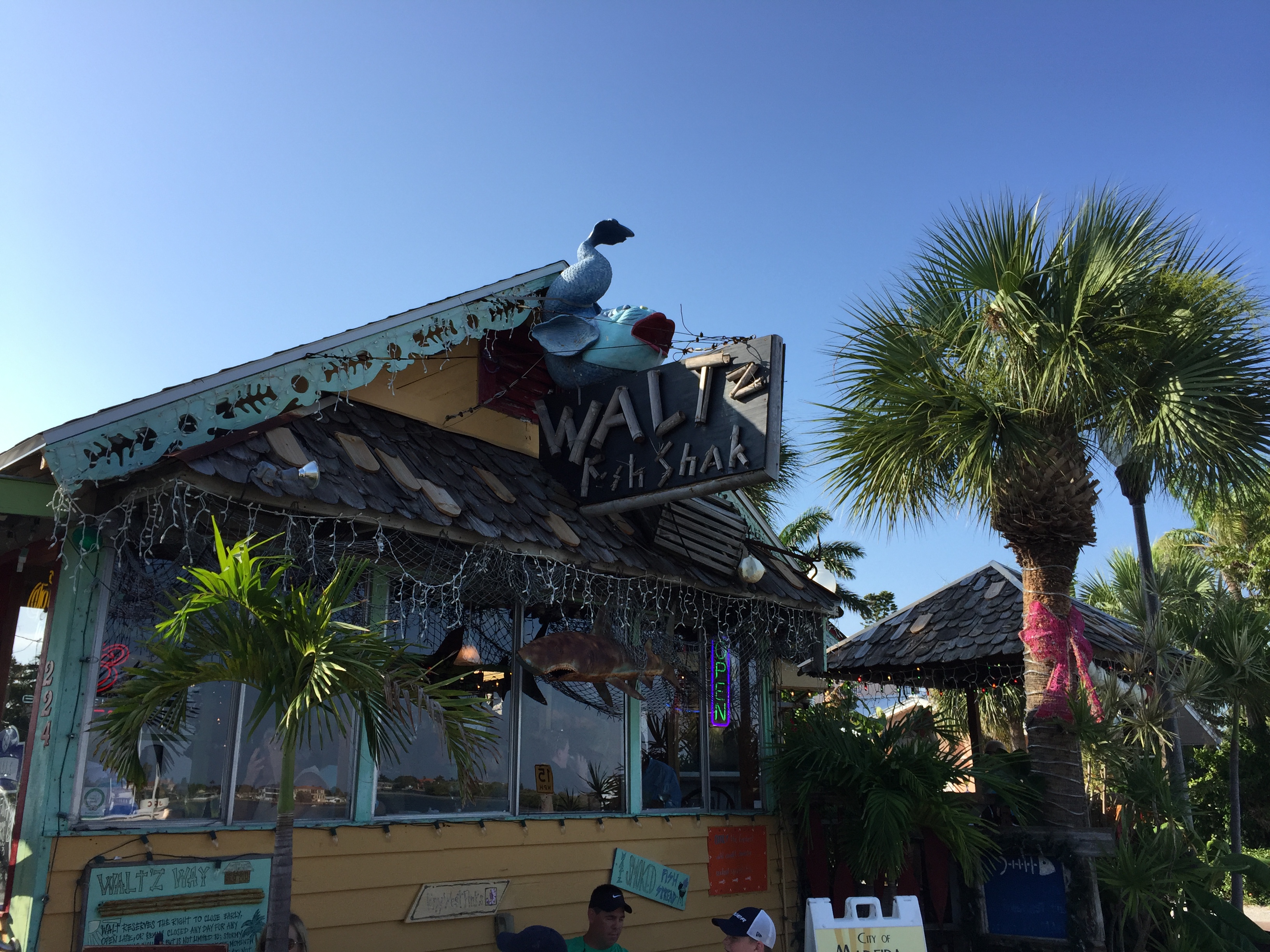 Front of Walt's Fish Shak