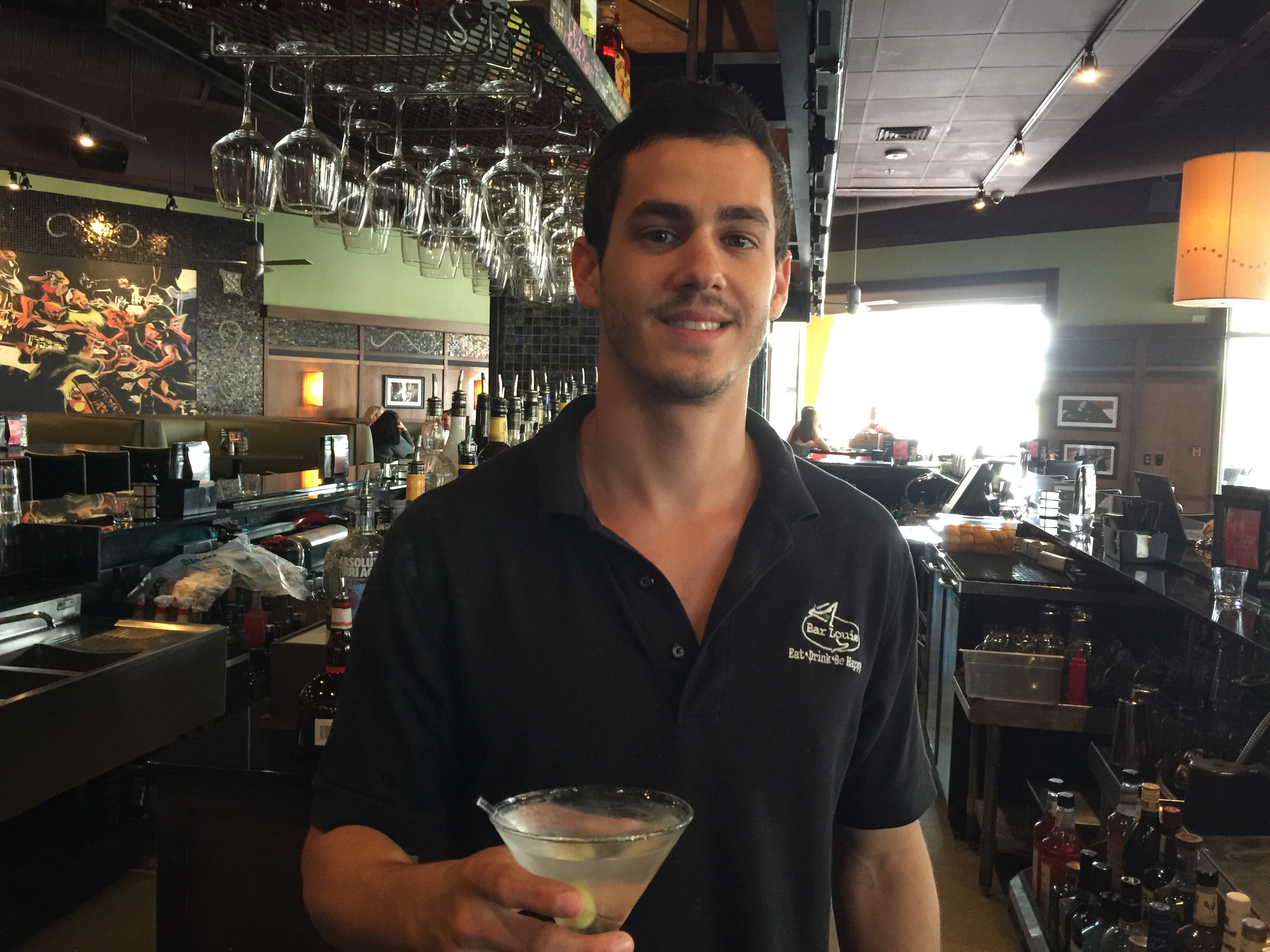 Bartender Ben from Bar Louie with the Rat Pack Martini